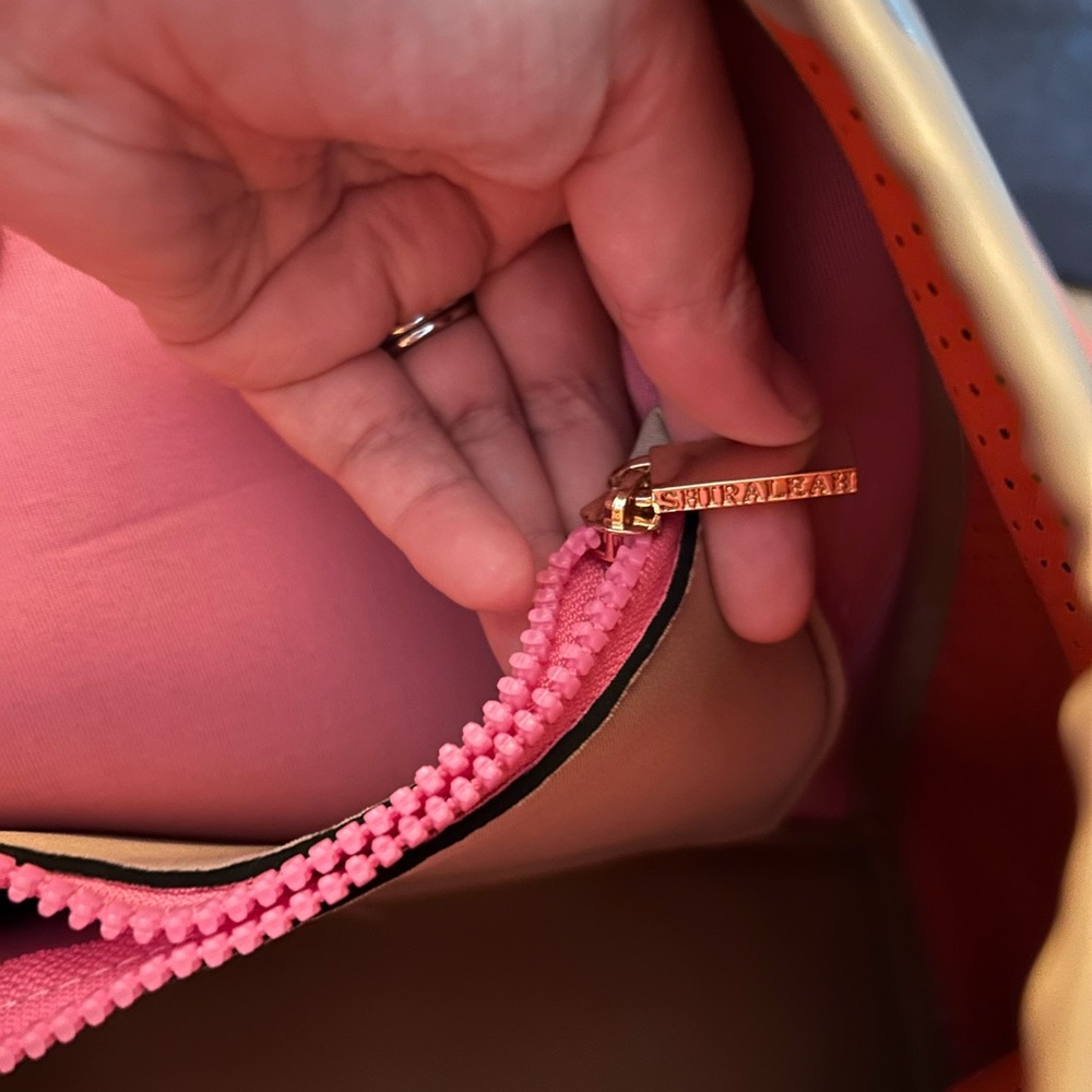 Shiraleah Neoprene Vesper Tote - Picture 14 of 14